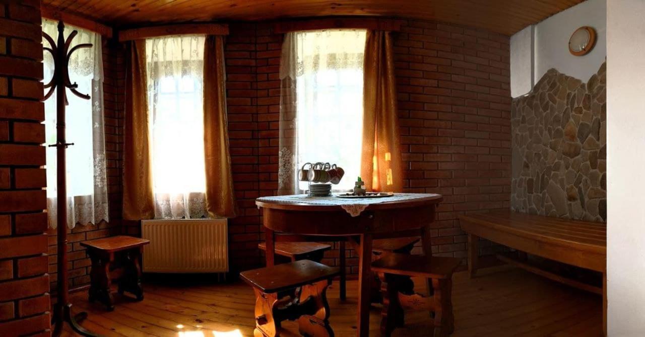 Солодка Мить Hotel Slavske Ngoại thất bức ảnh