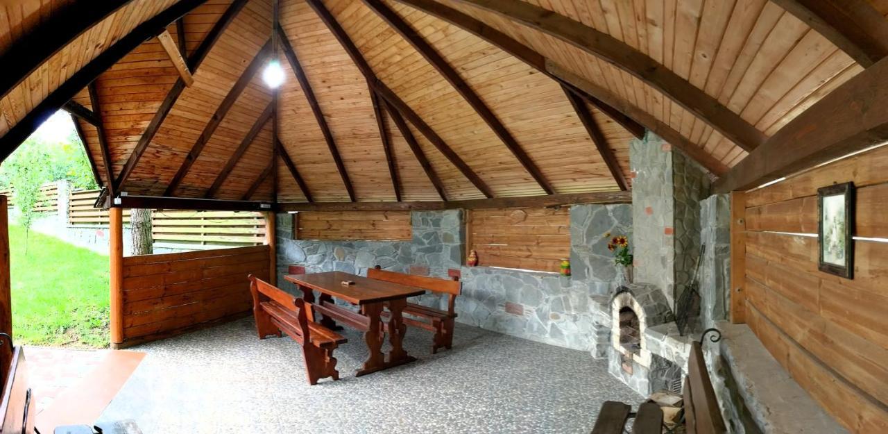 Солодка Мить Hotel Slavske Ngoại thất bức ảnh