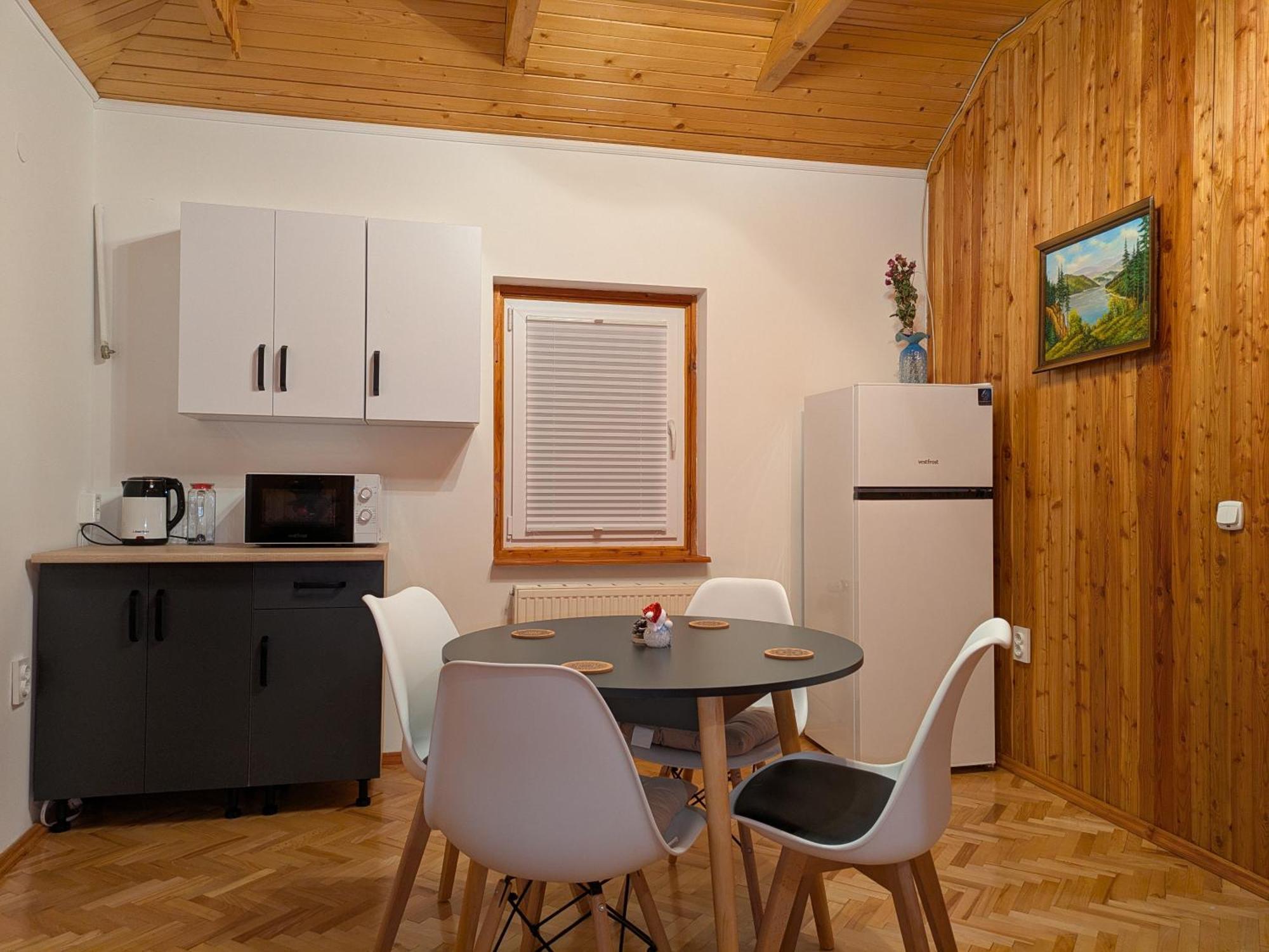 Солодка Мить Hotel Slavske Ngoại thất bức ảnh